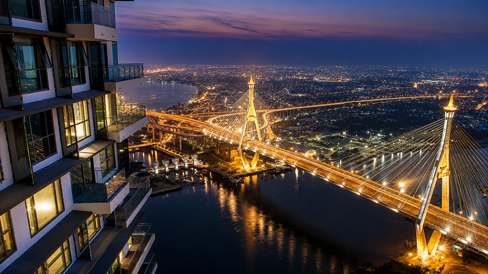 Waterfront Architecture & Panoramic River Views