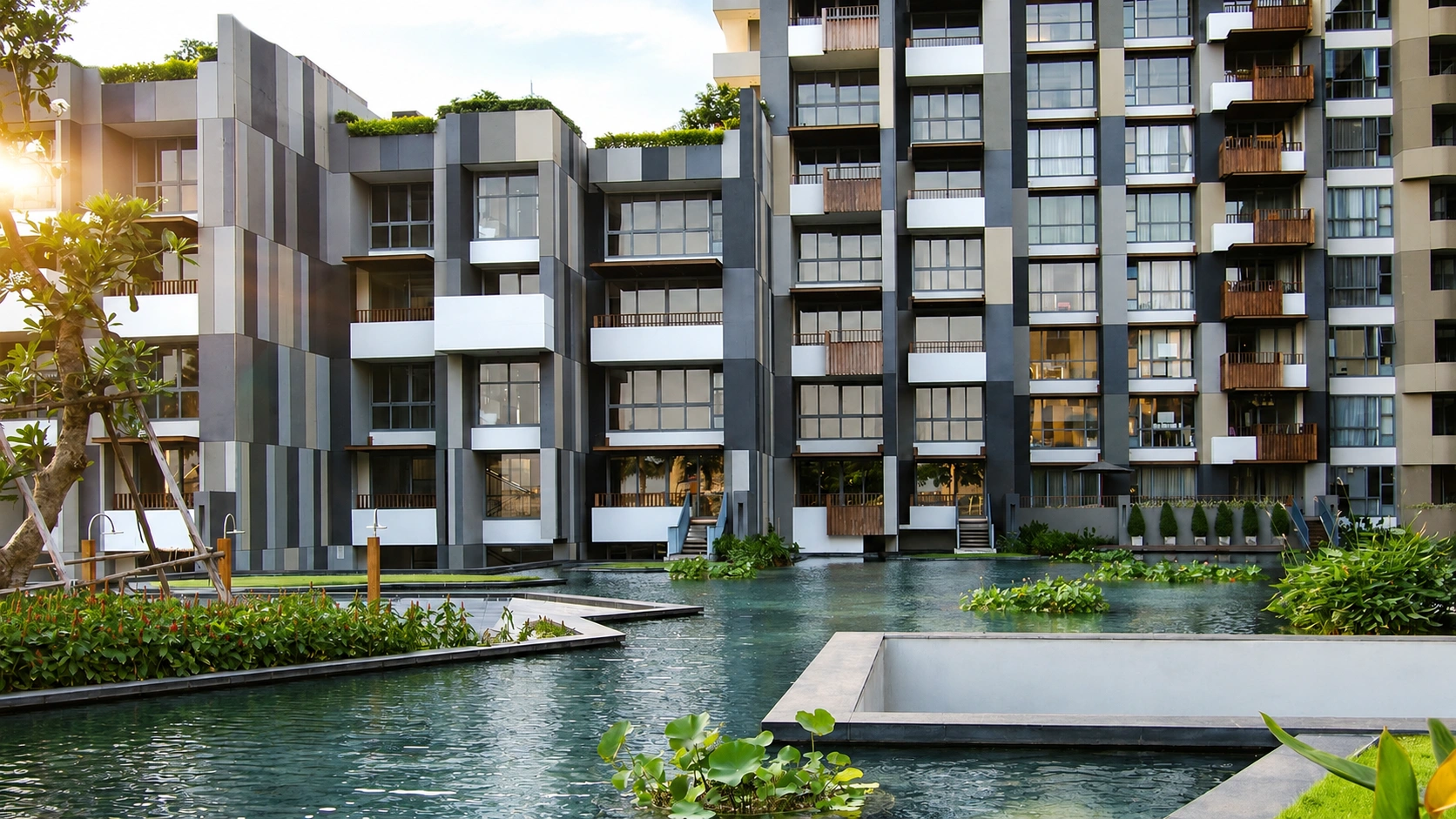 Expansive Resort Facilities & Prime Location Connectivity
